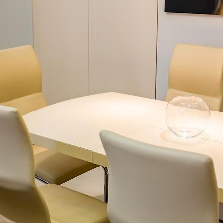Leogrand Deluxe Apartments On Doroshenka 17 リヴィウ エクステリア 写真