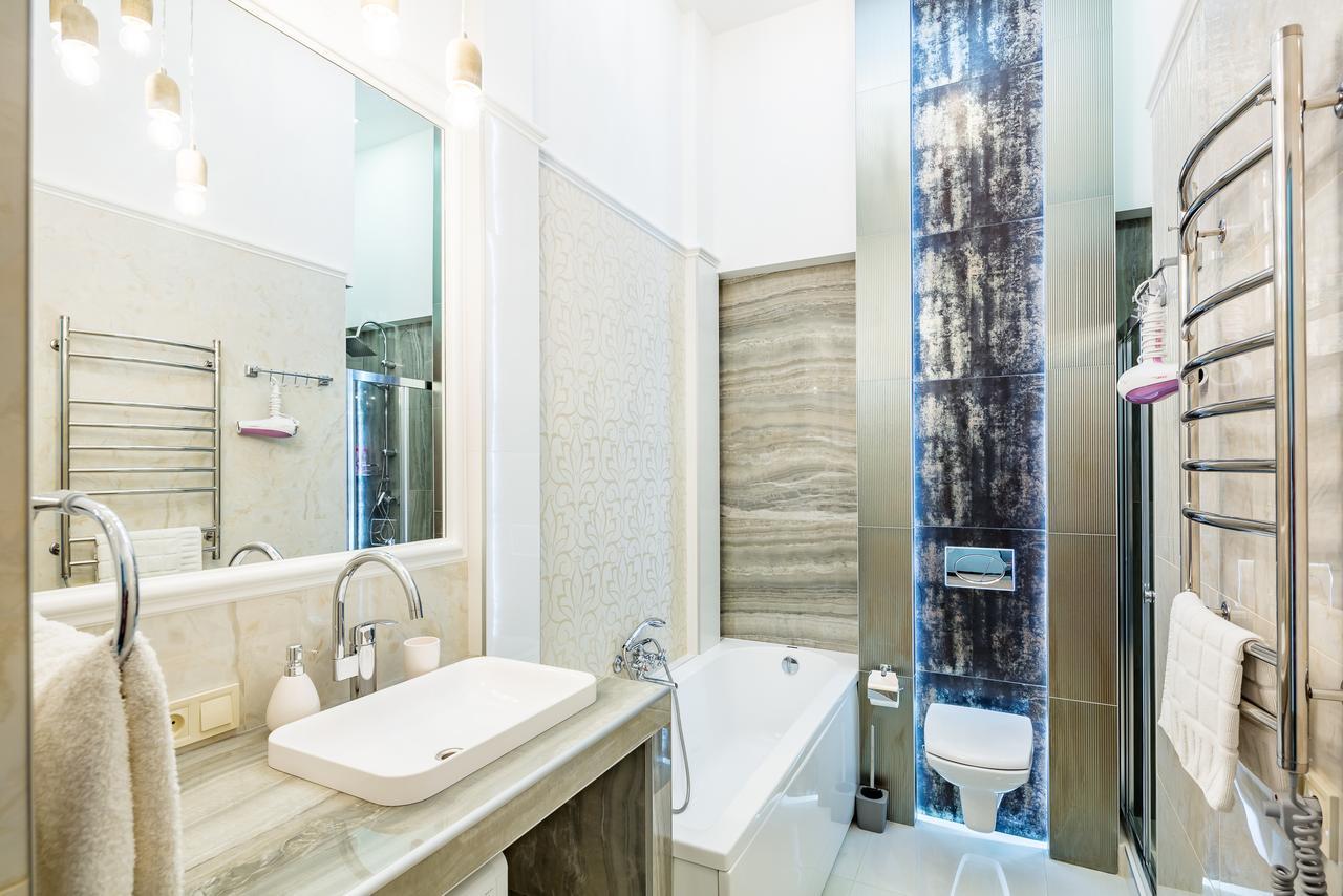 Leogrand Deluxe Apartments On Doroshenka 17 リヴィウ エクステリア 写真