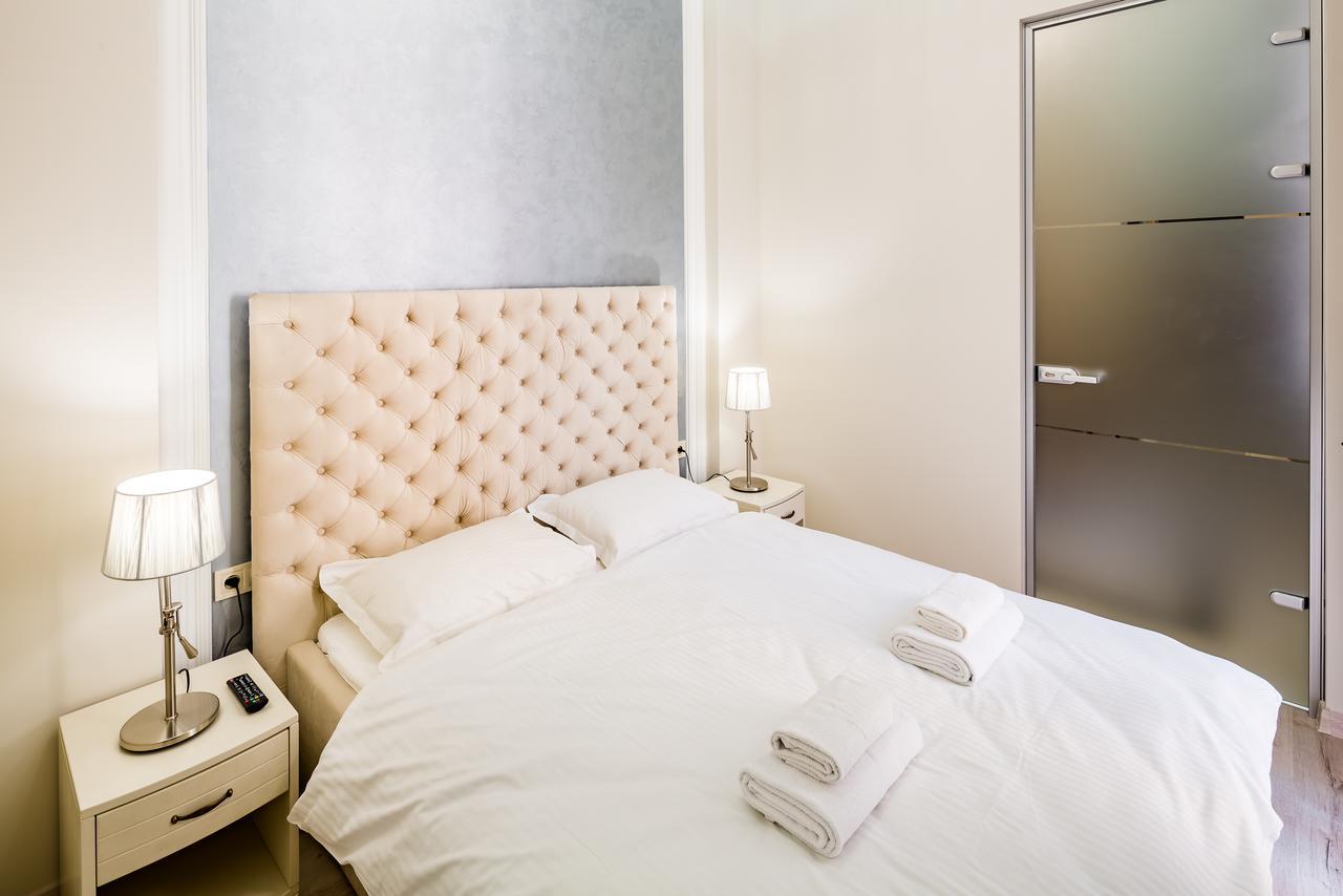 Leogrand Deluxe Apartments On Doroshenka 17 リヴィウ エクステリア 写真