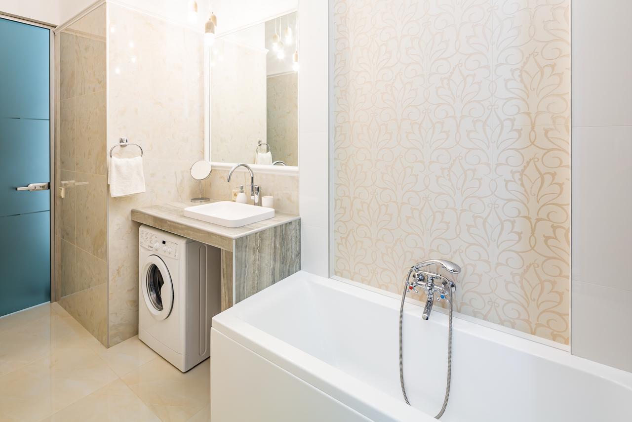Leogrand Deluxe Apartments On Doroshenka 17 リヴィウ エクステリア 写真